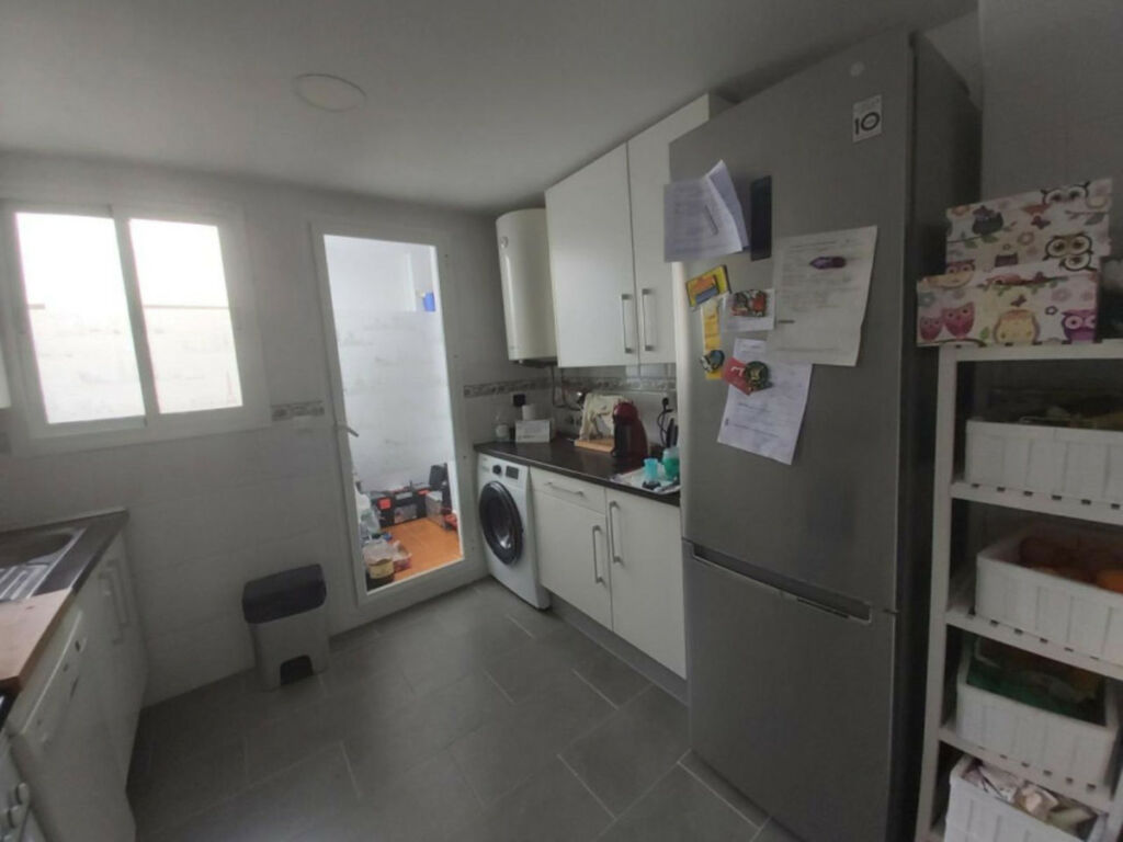 Middle Floor Apartment Doña Julia Málaga - image 3