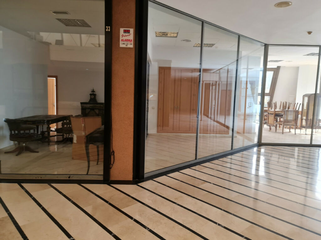 Office Puerto Banús Málaga - image 3