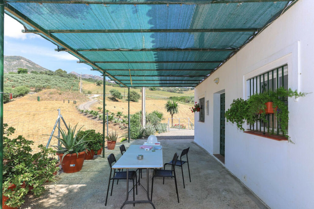 Detached Villa Casarabonela Málaga - image 3