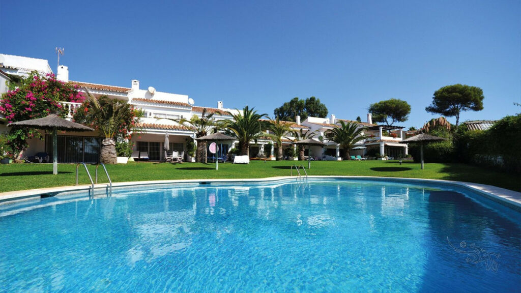 Semi-Detached House Costabella Málaga - image 31