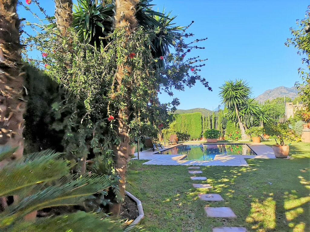Detached Villa New Golden Mile Málaga - image 35