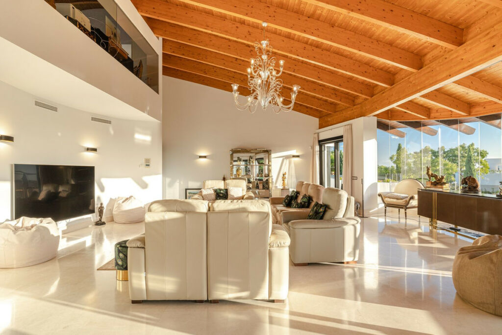 Detached Villa Los Flamingos Málaga - image 3