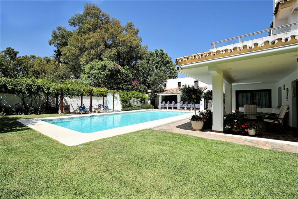 Detached Villa Costalita Málaga - image 4