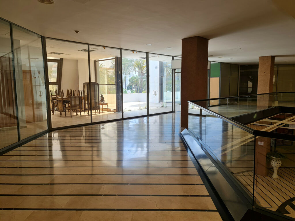 Office Puerto Banús Málaga - image 4