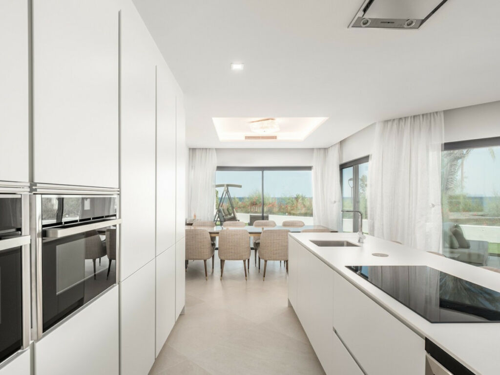 Townhouse Estepona Málaga - image 4