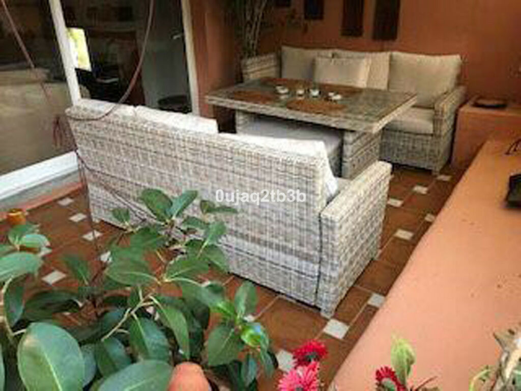 Middle Floor Apartment New Golden Mile Málaga - image 4