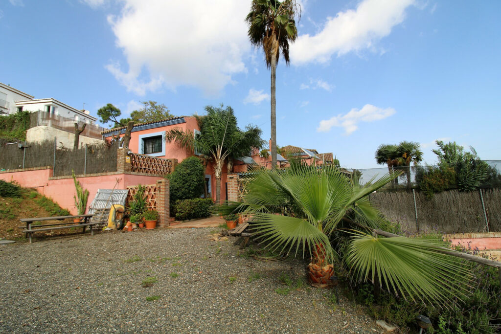 Detached Villa New Golden Mile Málaga - image 40