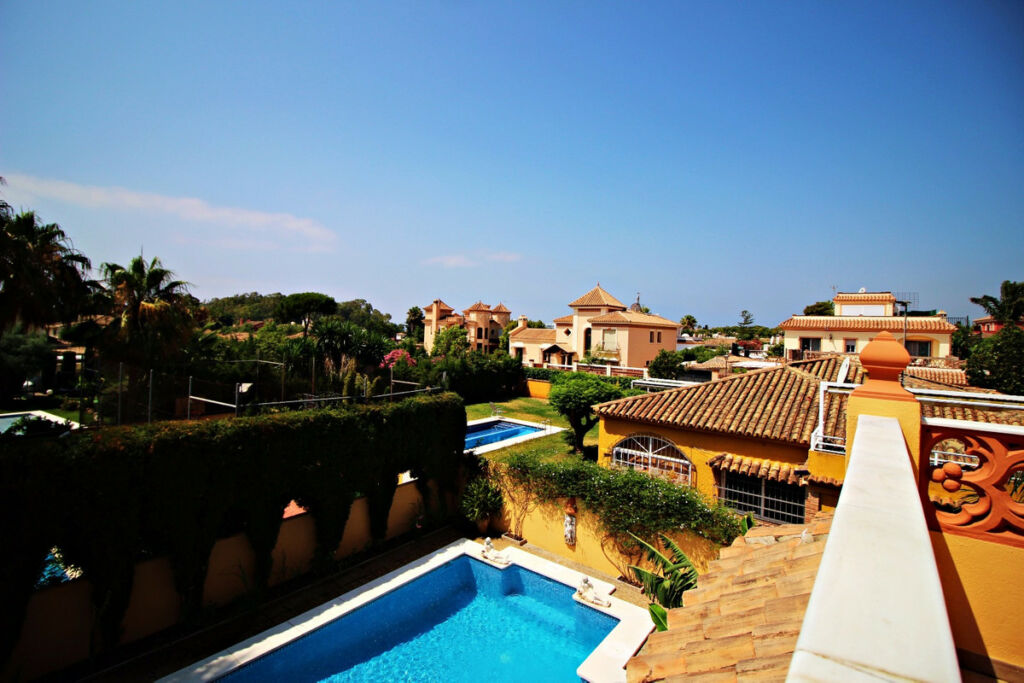 Detached Villa San Pedro de Alcántara Málaga - image 5