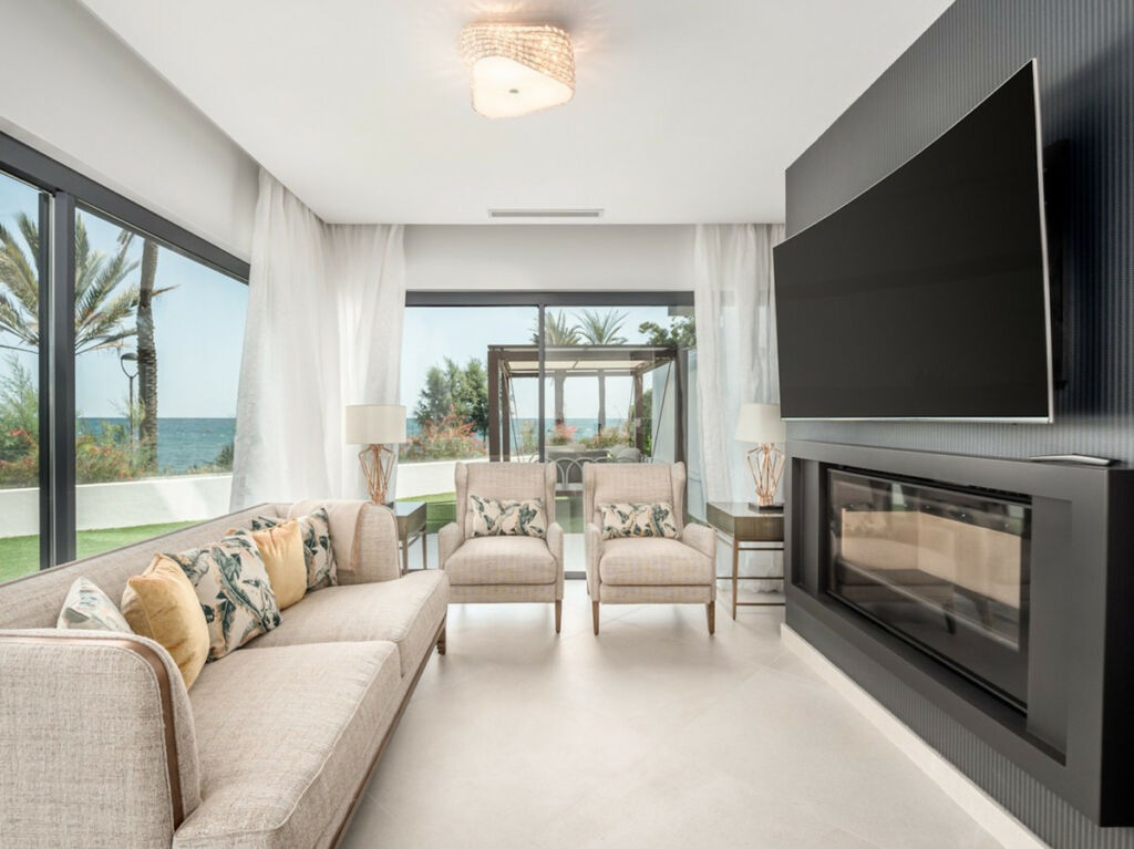 Townhouse Estepona Málaga - image 5