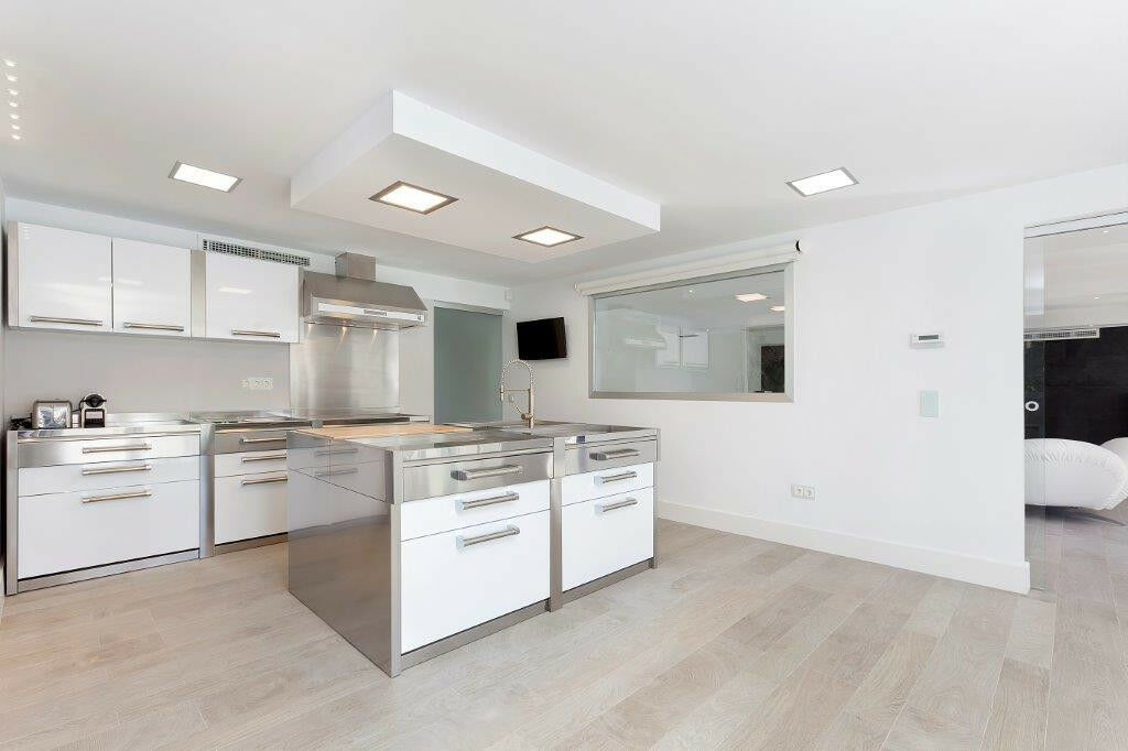 Detached Villa Sierra Blanca Málaga - image 6