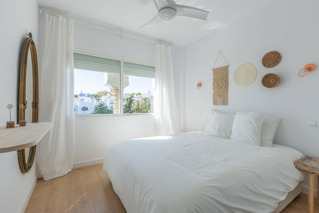 Penthouse Calahonda Málaga - image 6