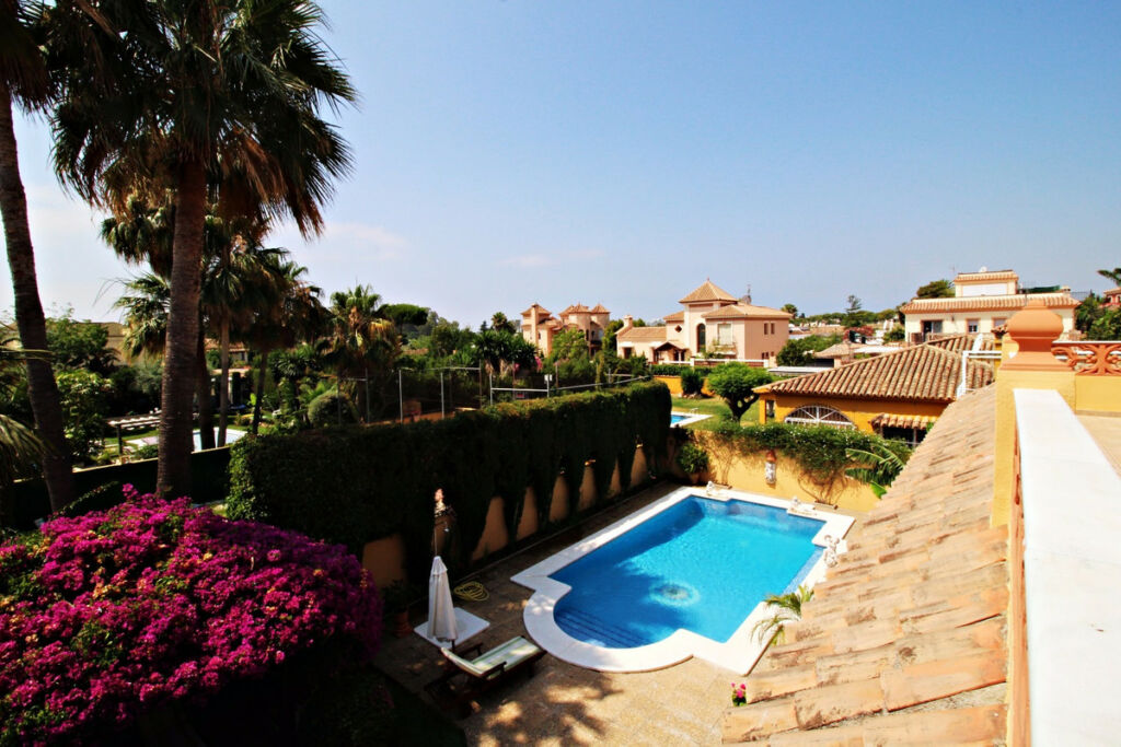 Detached Villa San Pedro de Alcántara Málaga - image 6
