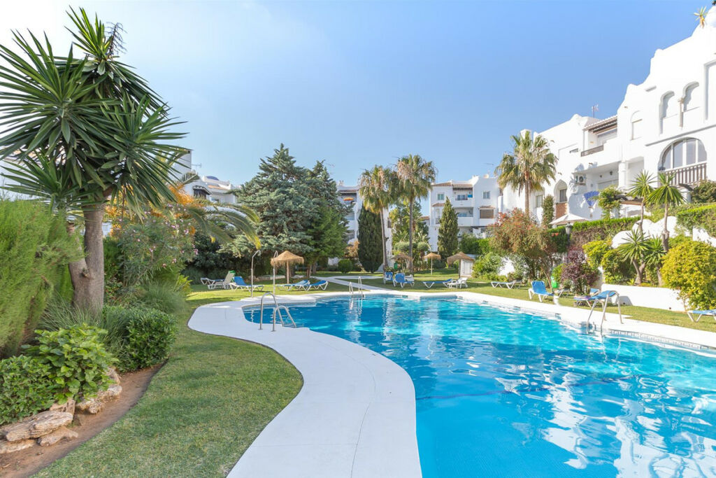 Penthouse Calahonda Málaga - image 7