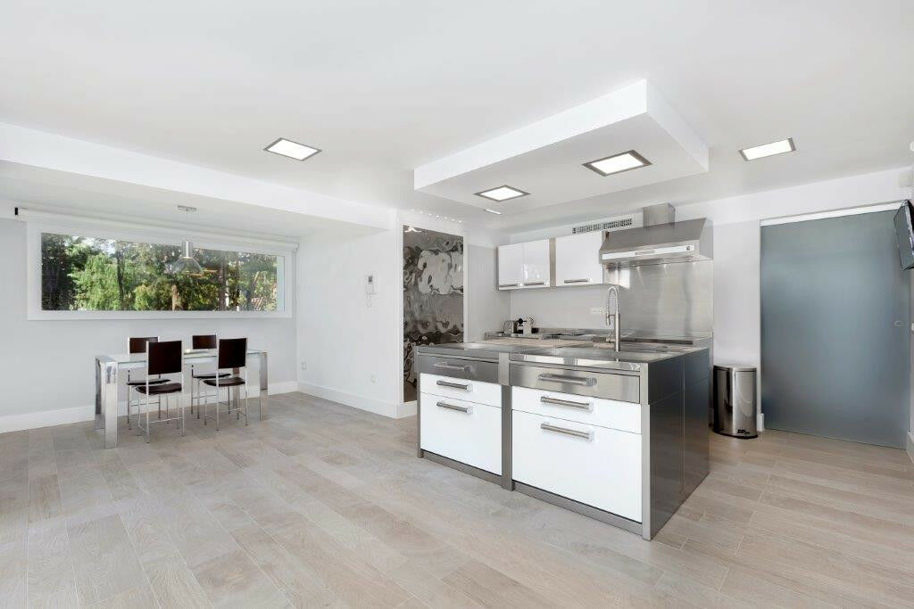 Detached Villa Sierra Blanca Málaga - image 7