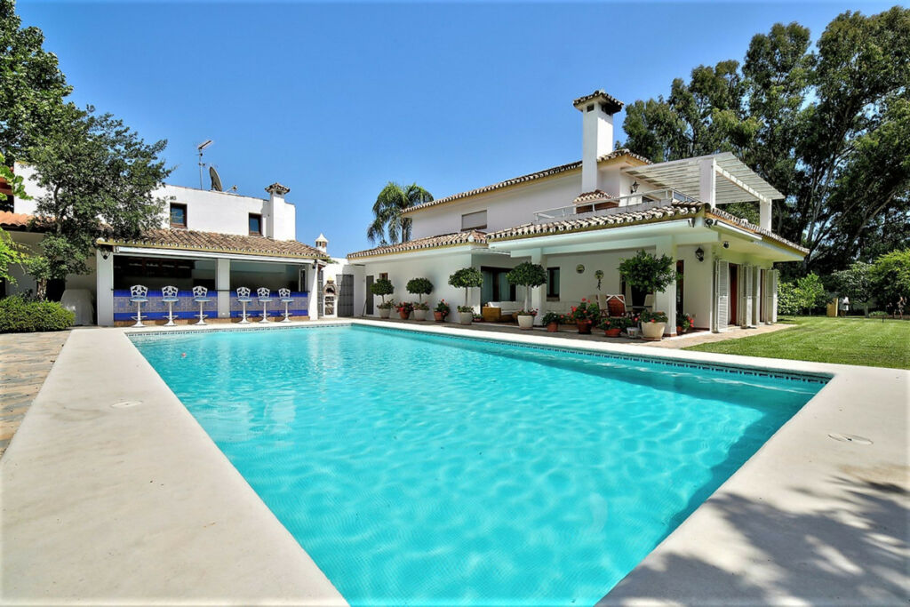 Detached Villa Costalita Málaga - image 8