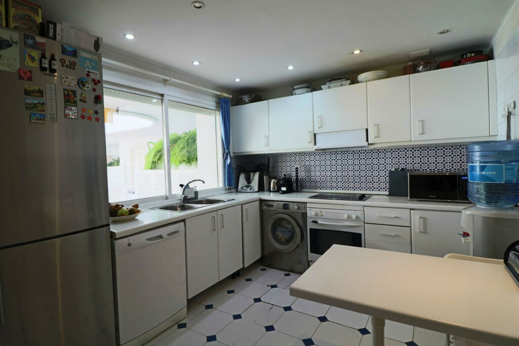 Middle Floor Apartment Marbella Málaga - image 8