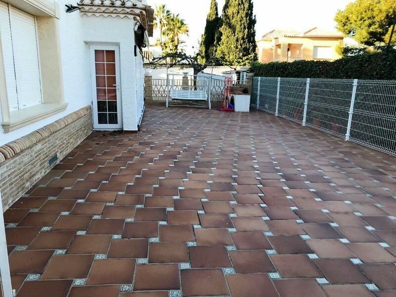Detached Villa Cabo Roig Alicante - image 8