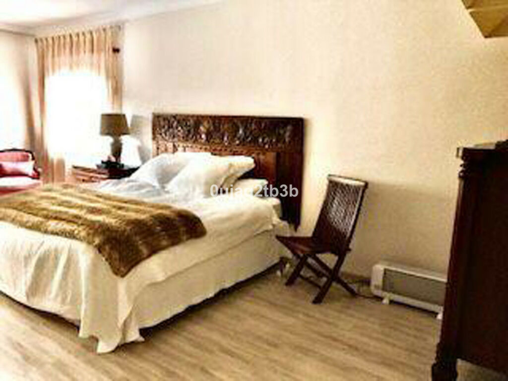 Middle Floor Apartment New Golden Mile Málaga - image 9