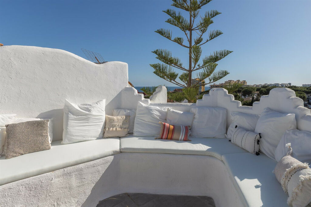 Penthouse Calahonda Málaga - image 9