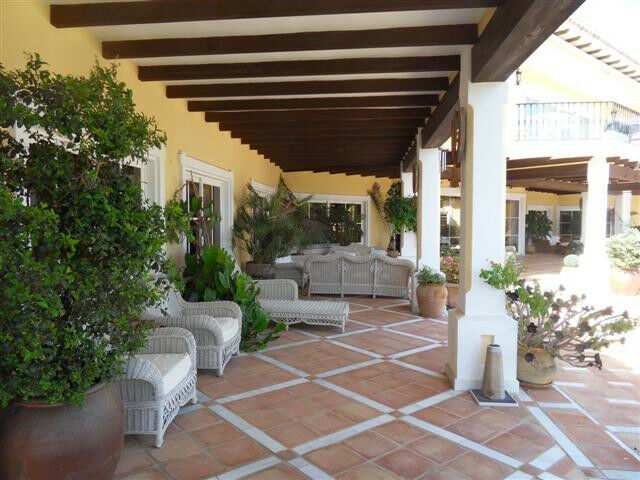 Detached Villa La Quinta Málaga - image 9