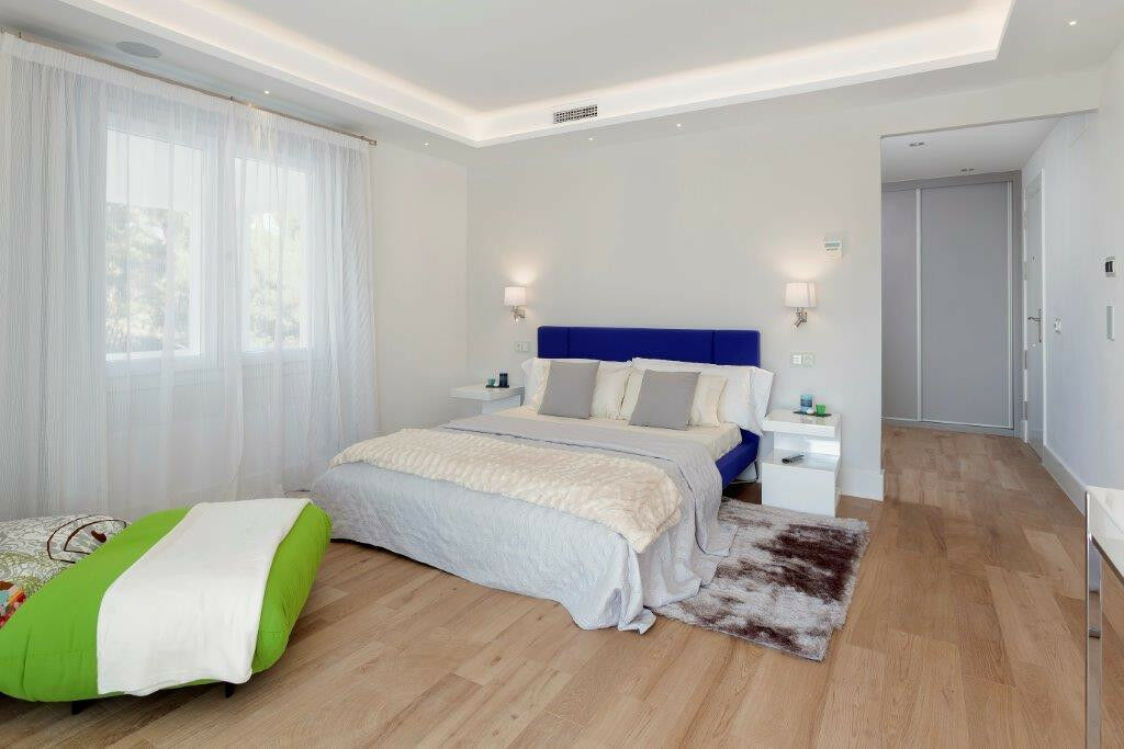 Detached Villa Sierra Blanca Málaga - image 9