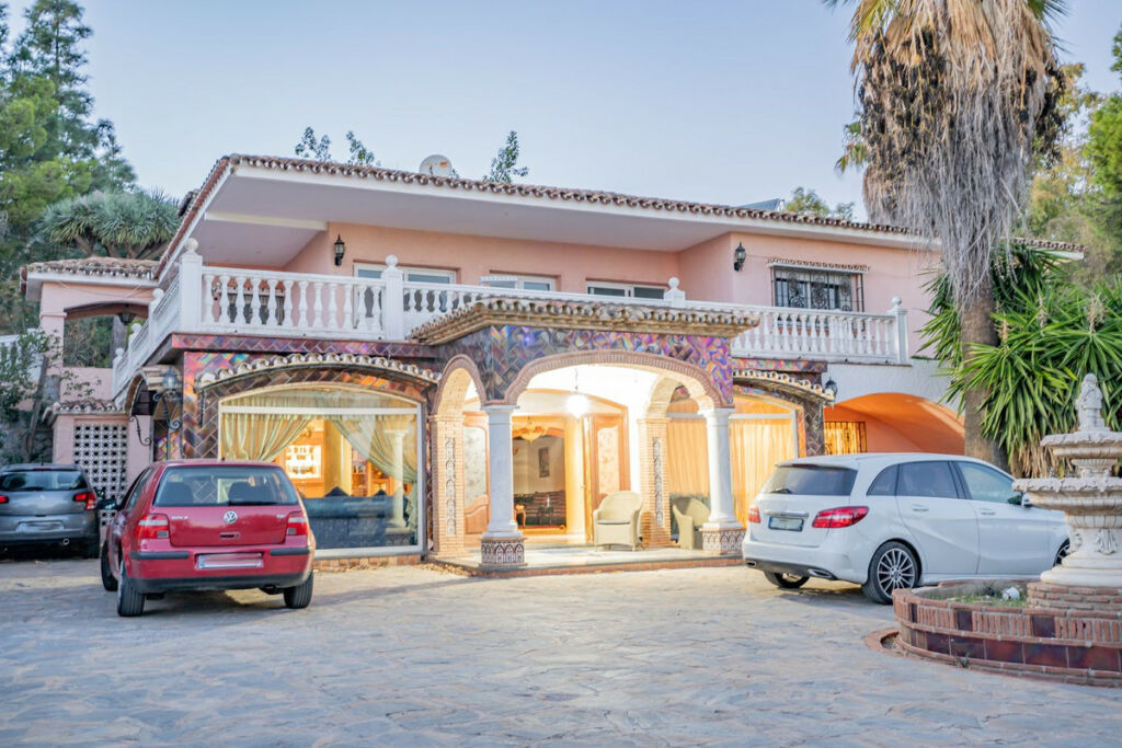 Detached Villa Benalmadena Pueblo Málaga