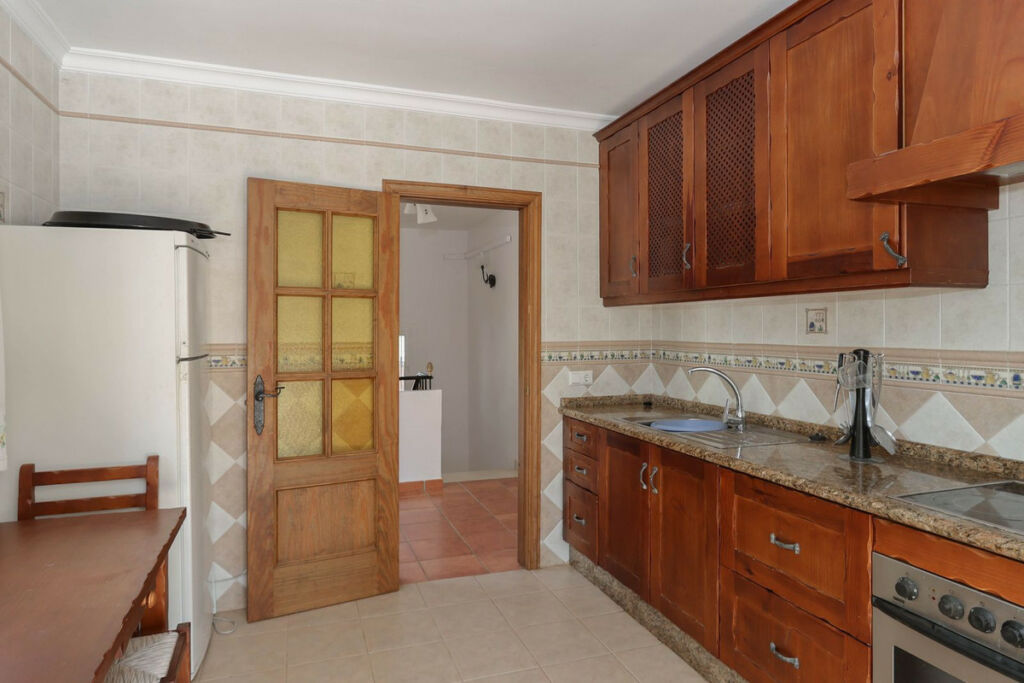 Detached Villa Guaro Málaga - image 11