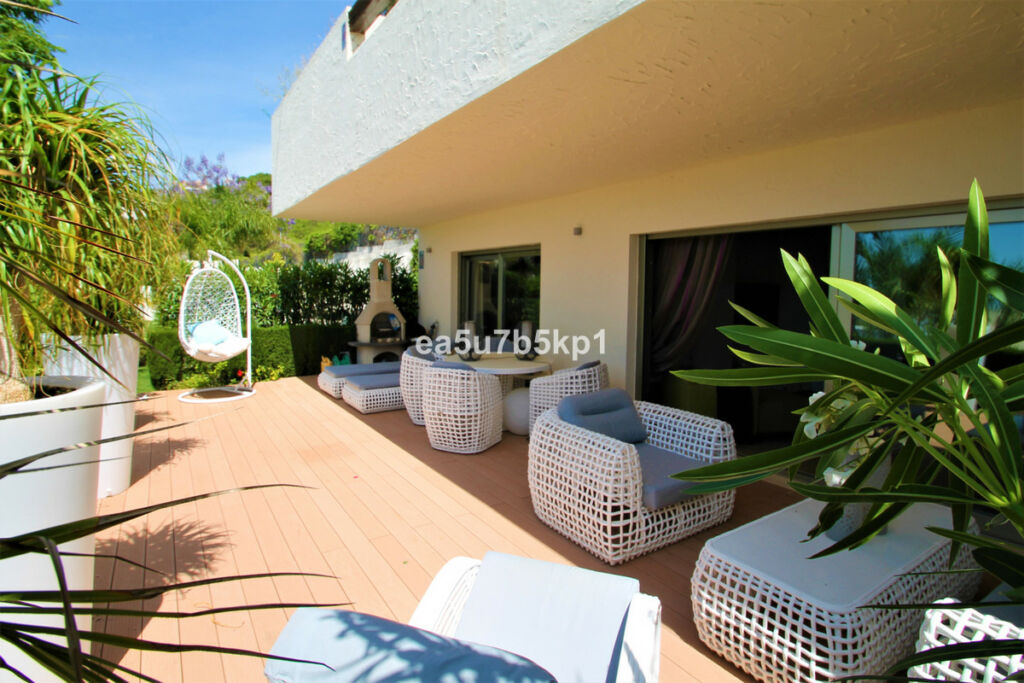 Ground Floor Apartment Benahavís Málaga - image 10