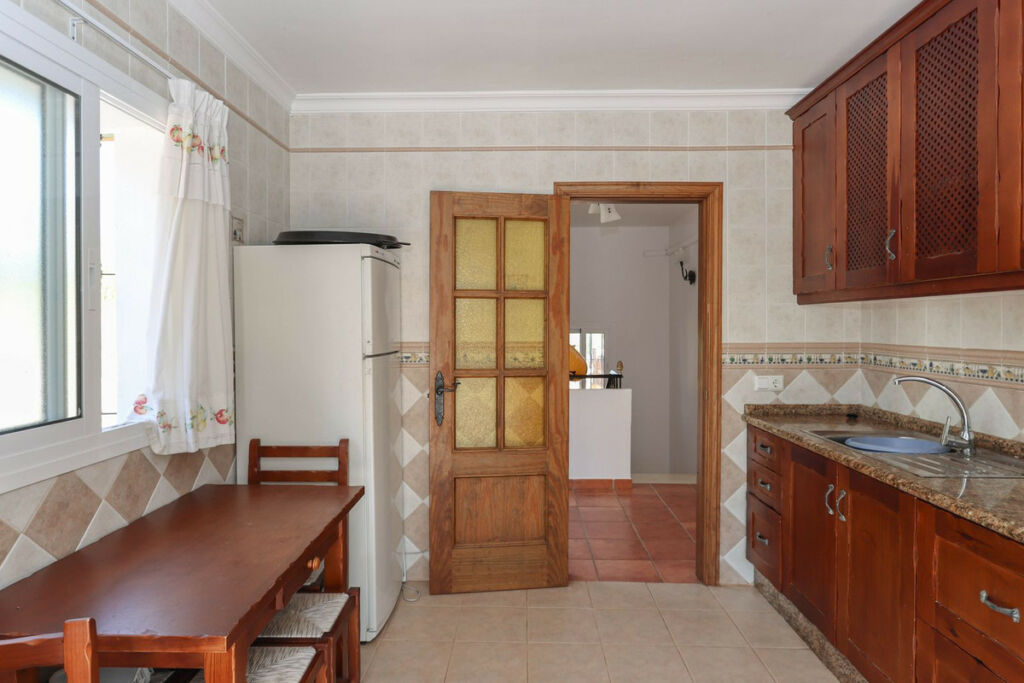 Detached Villa Guaro Málaga - image 12