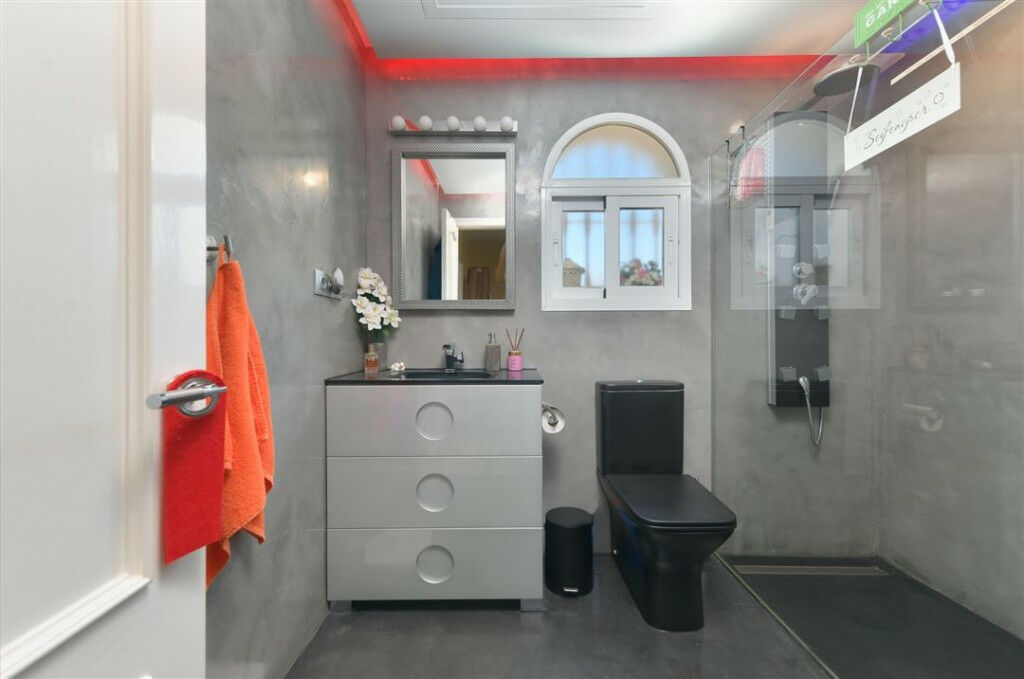 Detached Villa Alhaurín de la Torre Málaga - image 11