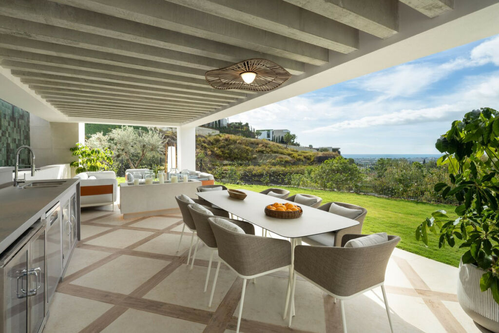 Detached Villa La Quinta Málaga - image 11