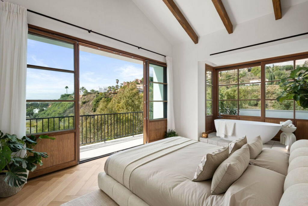 Detached Villa La Quinta Málaga - image 12