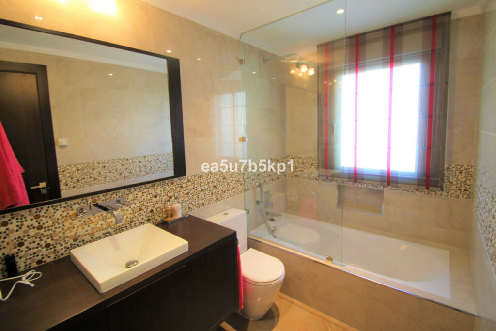Ground Floor Apartment Benahavís Málaga - image 12
