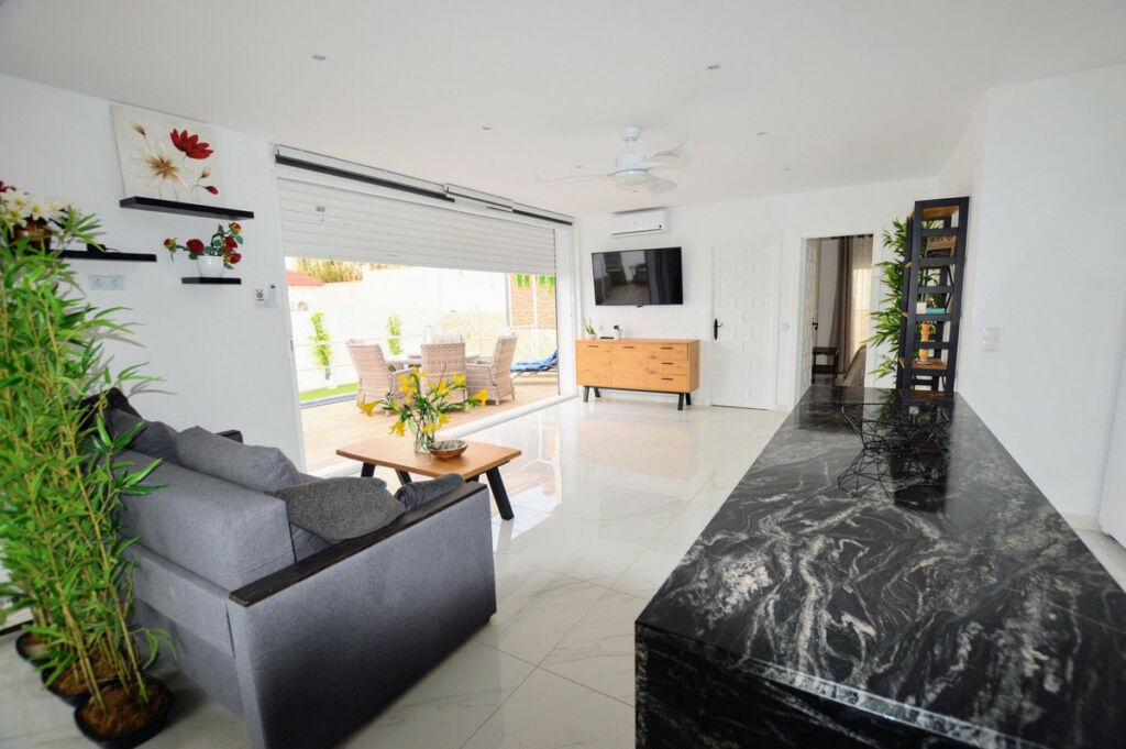 Detached Villa Villamartin Alicante - image 12