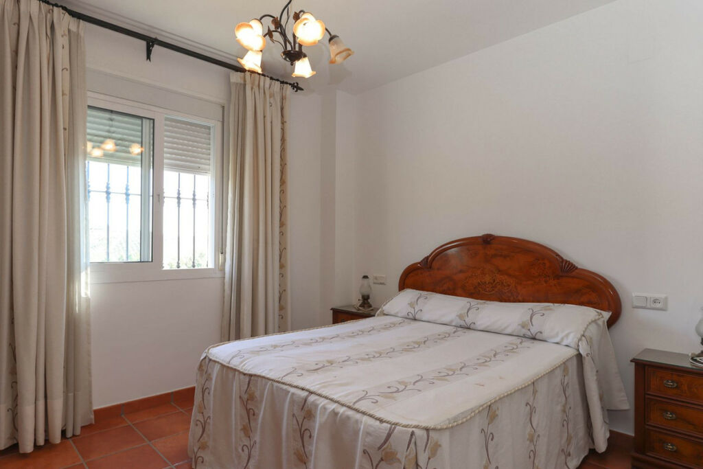 Detached Villa Guaro Málaga - image 14