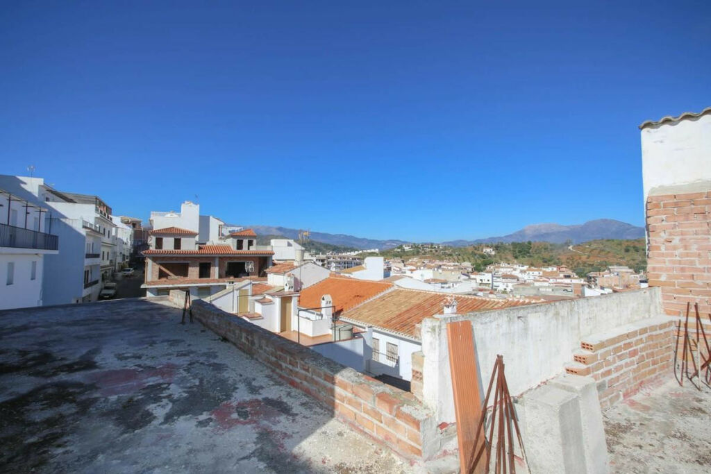 Warehouse Guaro Málaga - image 13