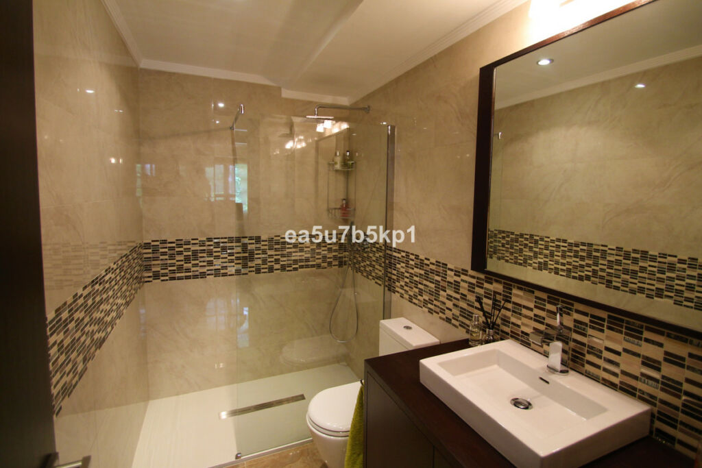 Ground Floor Apartment Benahavís Málaga - image 14