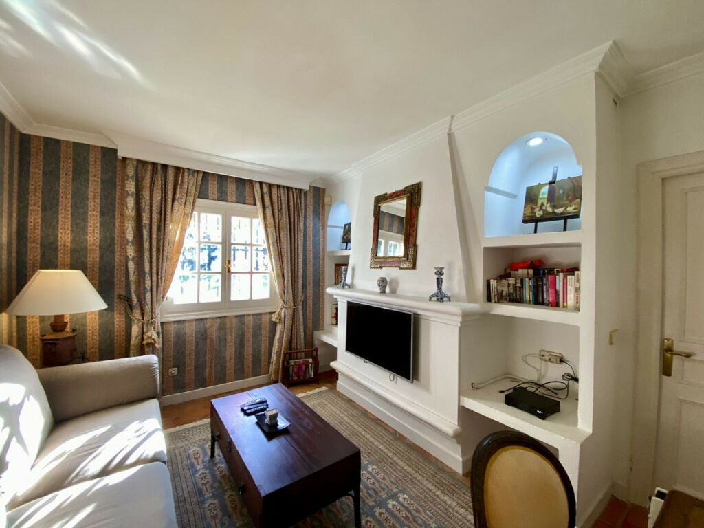Detached Villa Benahavís Málaga - image 14