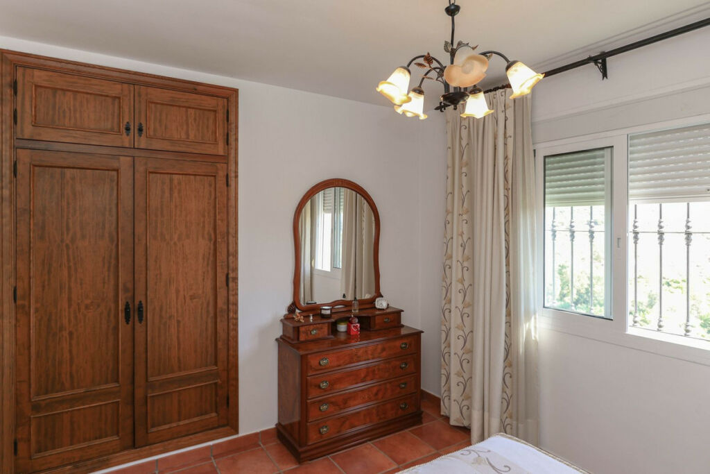 Detached Villa Guaro Málaga - image 15