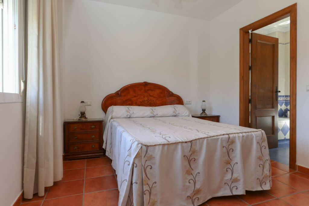 Detached Villa Guaro Málaga - image 16
