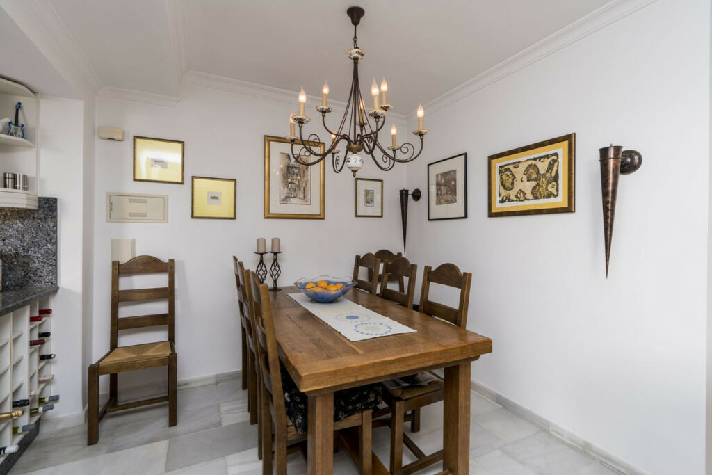Semi-Detached House Estepona Málaga - image 15