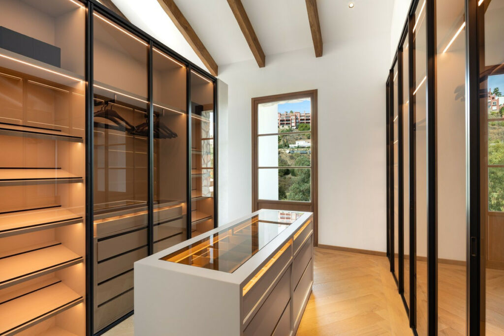 Detached Villa La Quinta Málaga - image 16