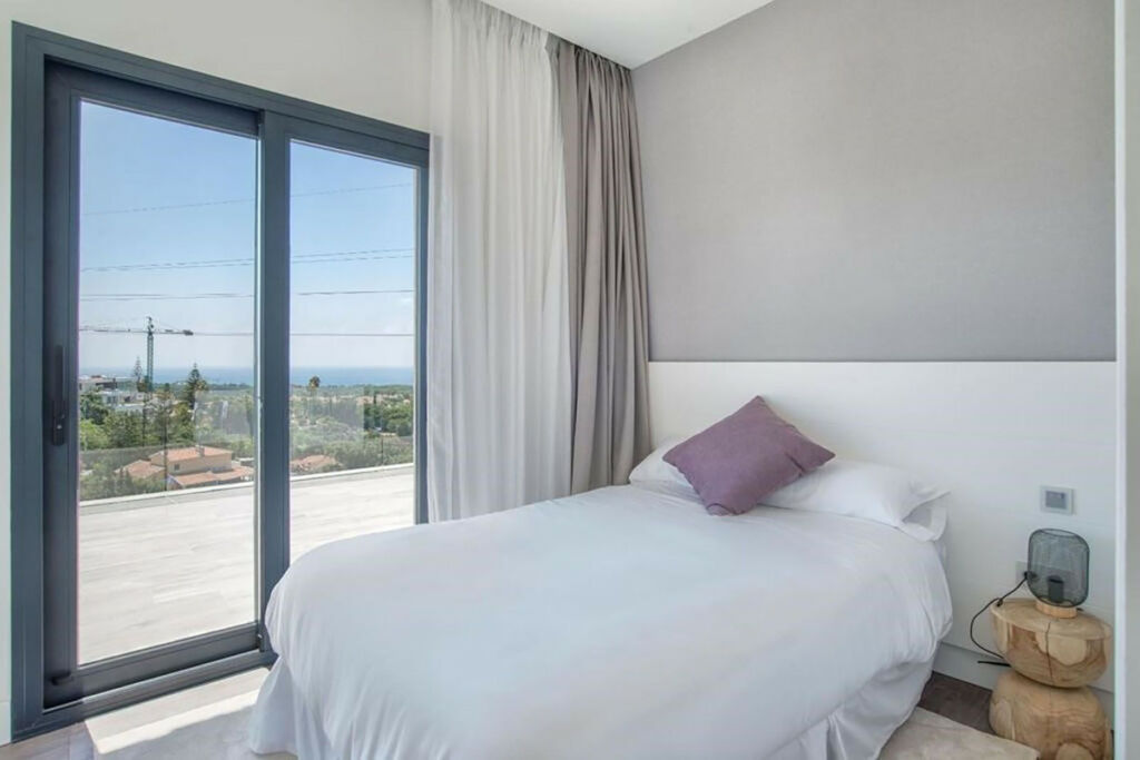 Detached Villa Elviria Málaga - image 15