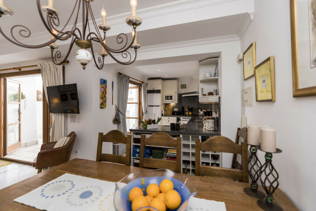 Semi-Detached House Estepona Málaga - image 18
