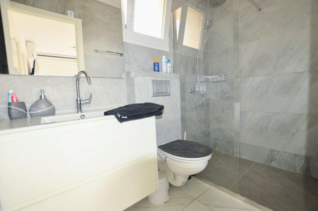 Detached Villa Villamartin Alicante - image 19