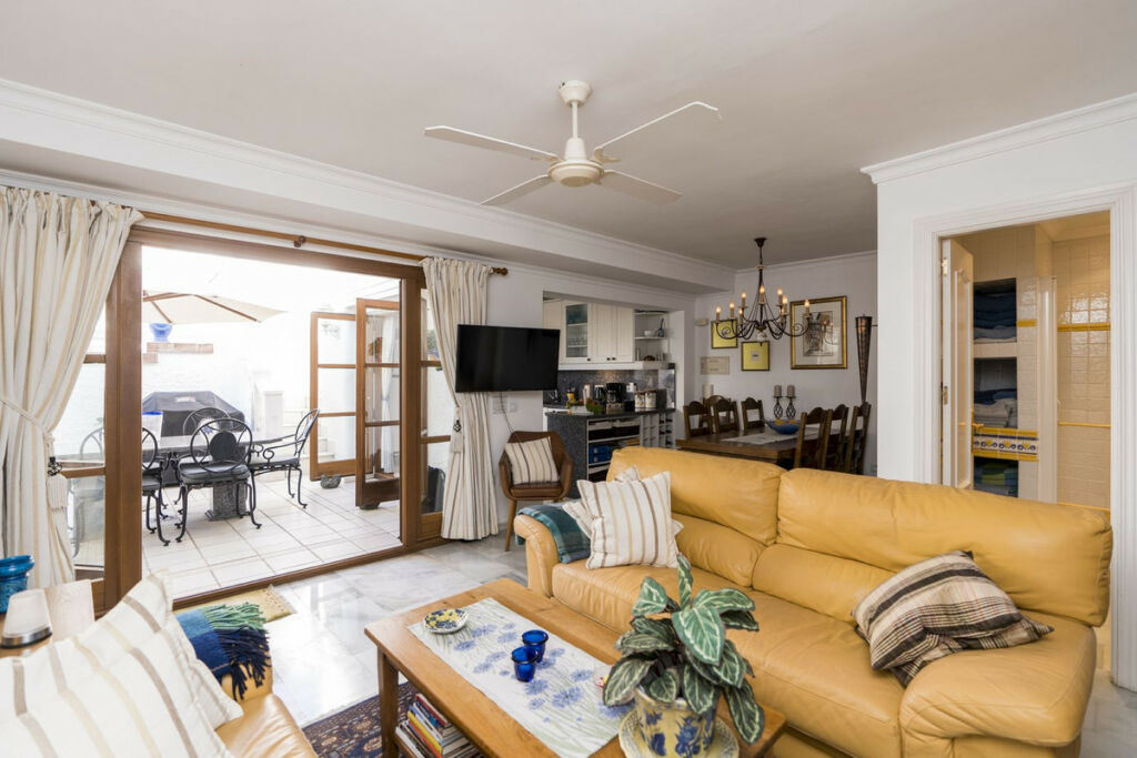 Semi-Detached House Estepona Málaga - image 19