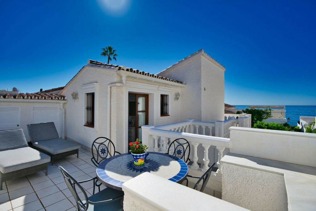 Semi-Detached House Estepona Málaga - image 3