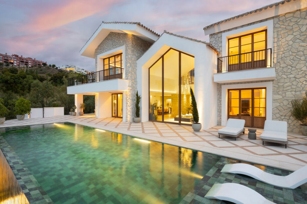 Detached Villa La Quinta Málaga - image 2