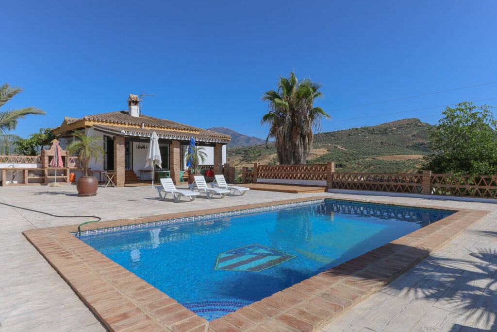 Detached Villa Guaro Málaga - image 2