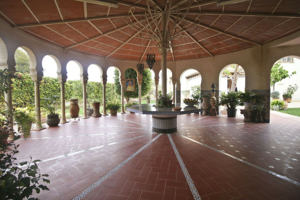 Detached Villa Villamartin Alicante - image 21